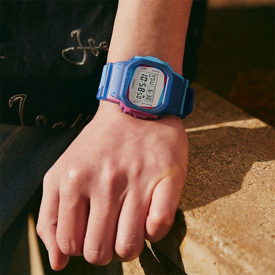 Наручные часы Casio G-Shock DWE-5600PR-2DR