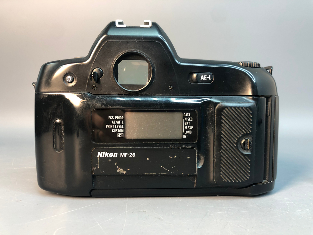 Nikon F90