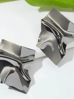 Серьги металл "Атмосфера" ромб мятый, цвет серый