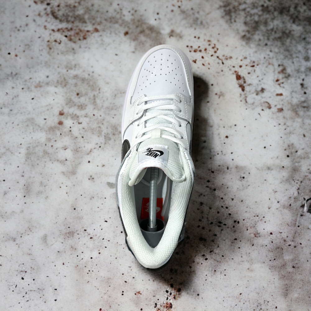 Nike SB Dunk Low • White Gum