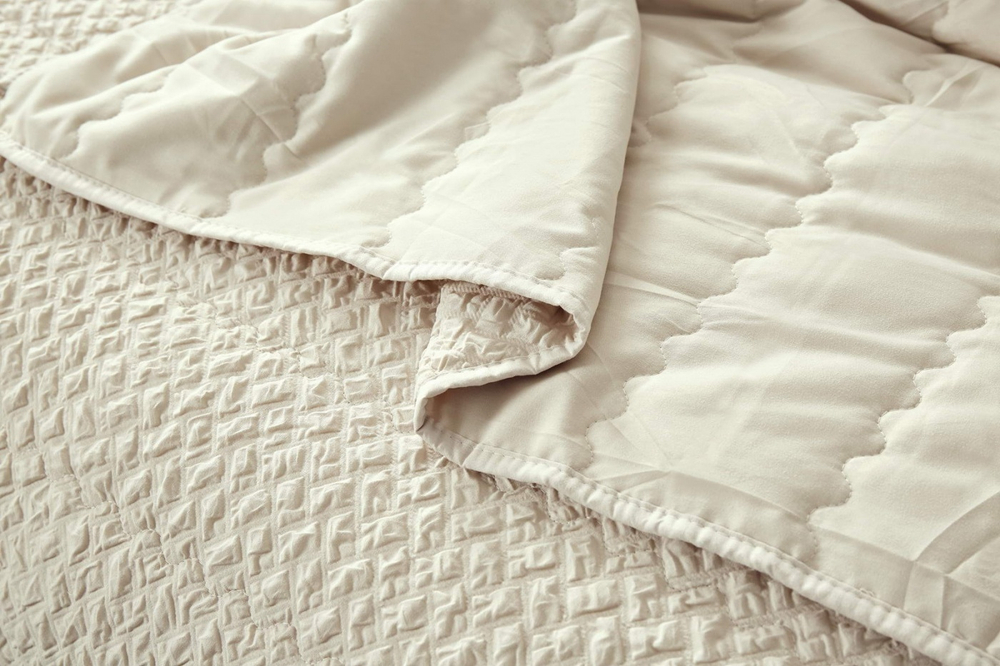 Покрывало 160х220 и наволочка 50х70 Sofi De MarkO Ирма молоко