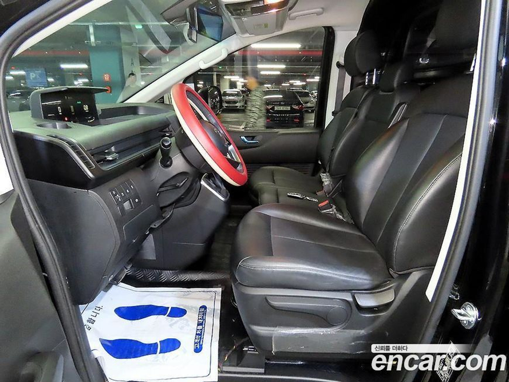 Hyundai Staria Cargo 3-х местный (01.2023)