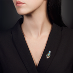 Брошь «Жук» из красного золота c топазами, хромдиопсидами, натуральными топазами white и эмалью Артикул: 04-0216-00-713-1110-57