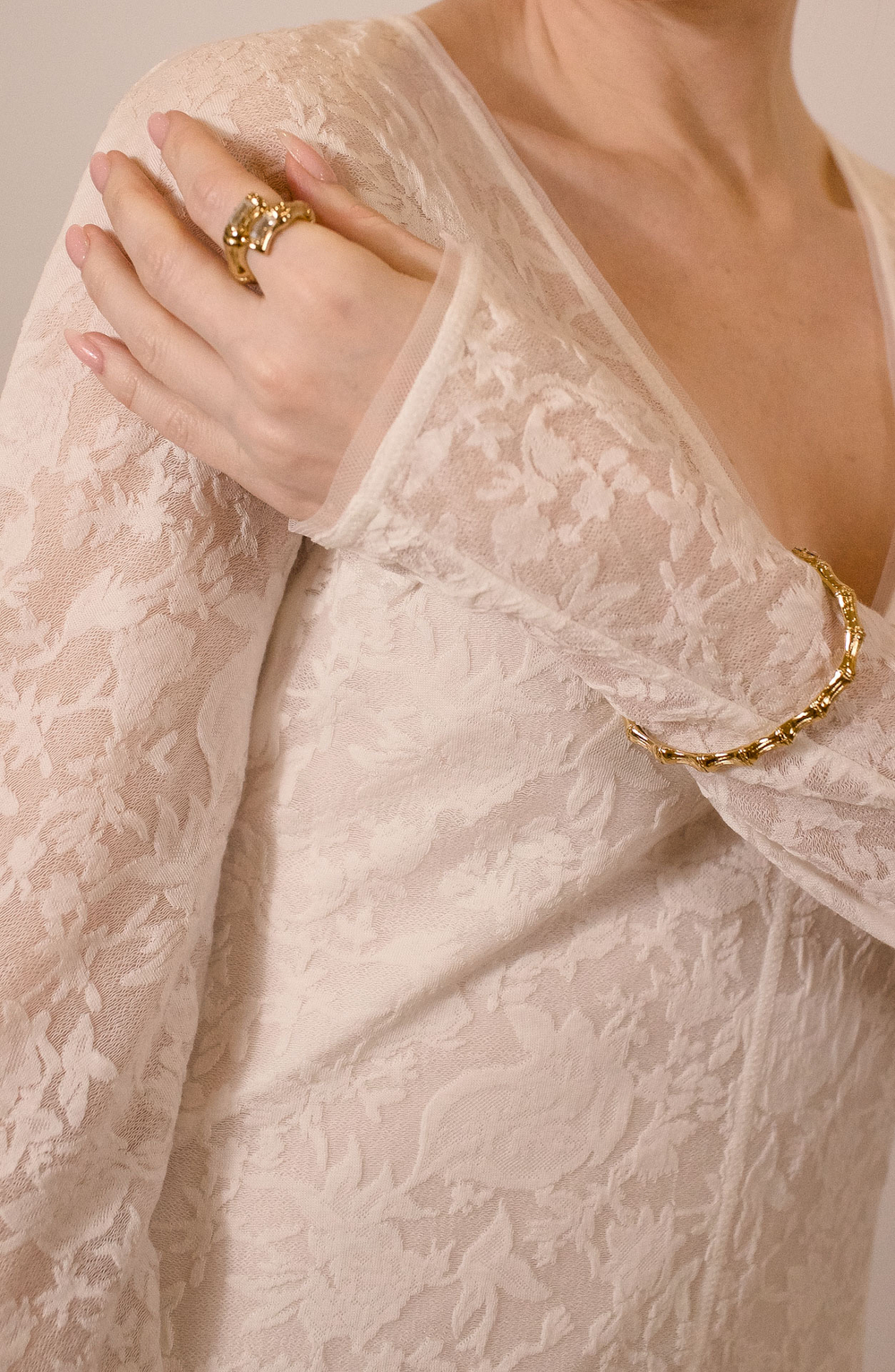 5C45D9D2-9030-40B1-9DDE-D04212F57012