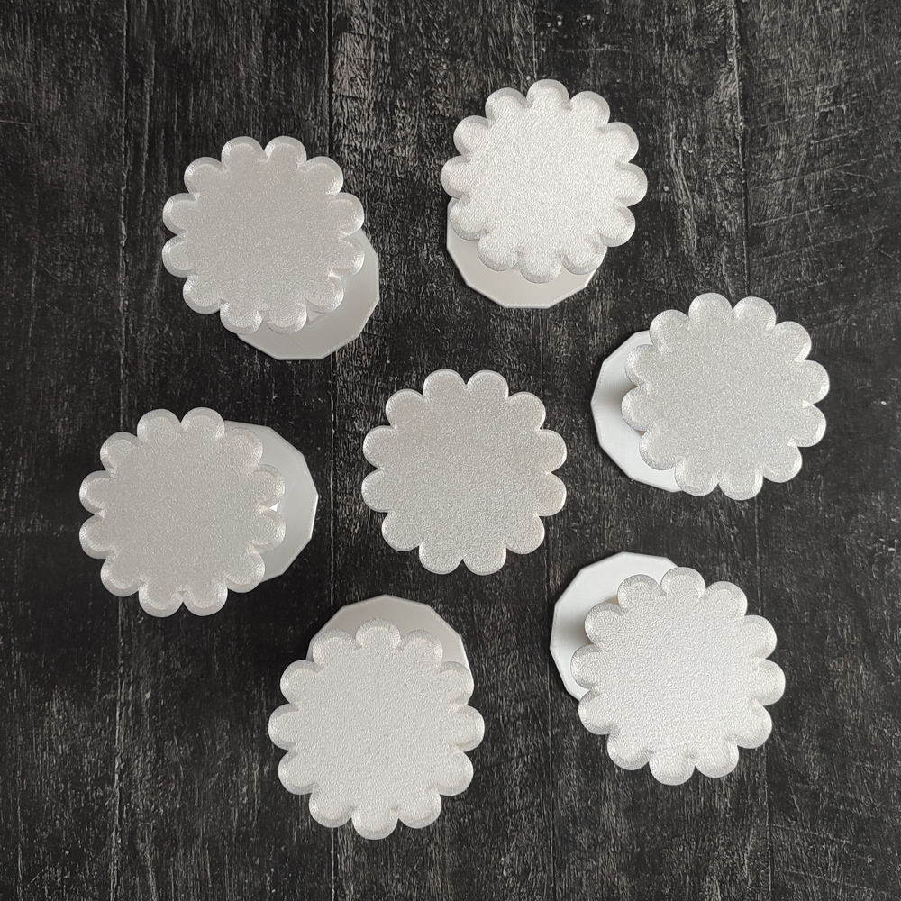 Перламутровый набор подставок и кондитерских гвоздиков "Ромашка на подставке от Киры"