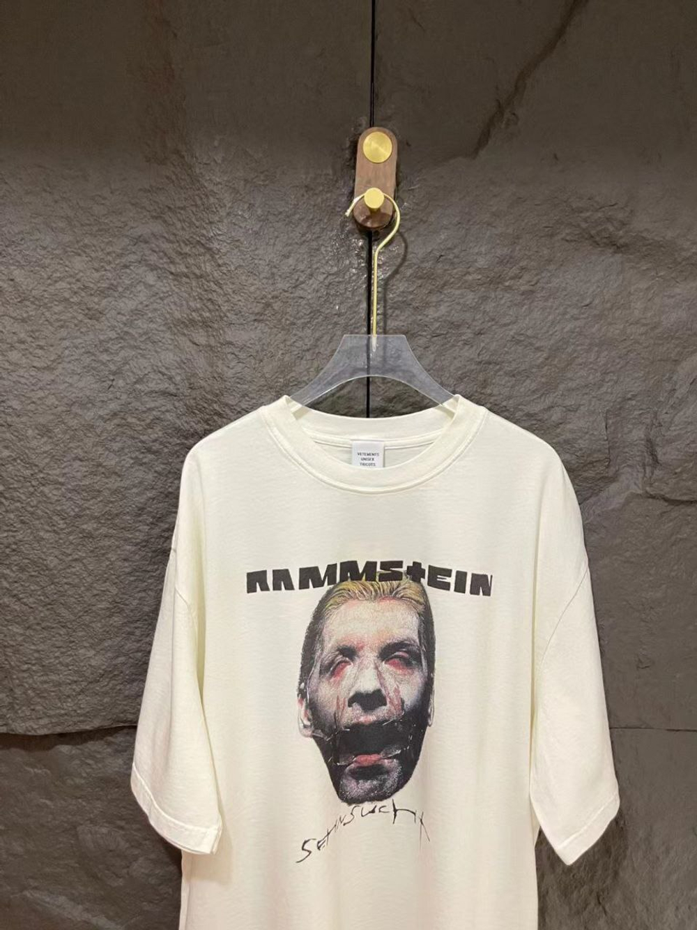 Футболка Vetements