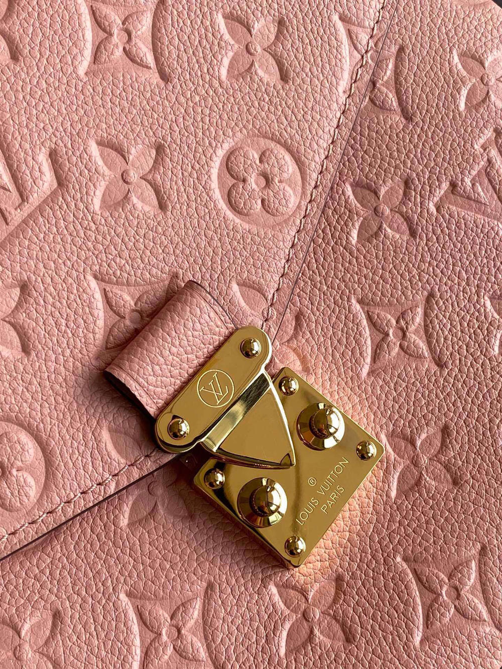 Louis Vuitton Pochette Metis