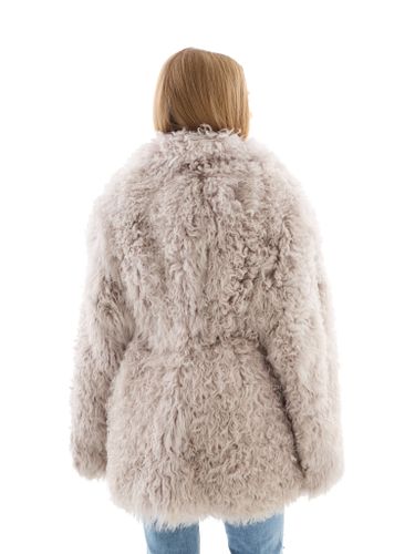 Бежевая шуба из овчины калган