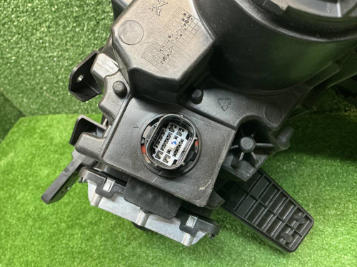 Фара правая Geely Cityray (2024-н.в.) LED