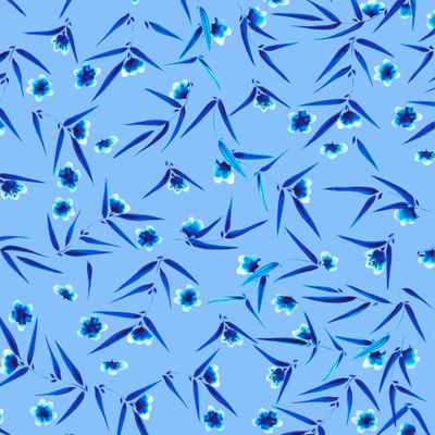 Цветы на голубом фоне