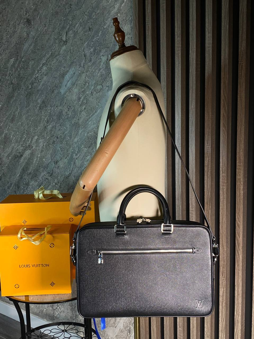 Сумка-портфель Louis Vuitton