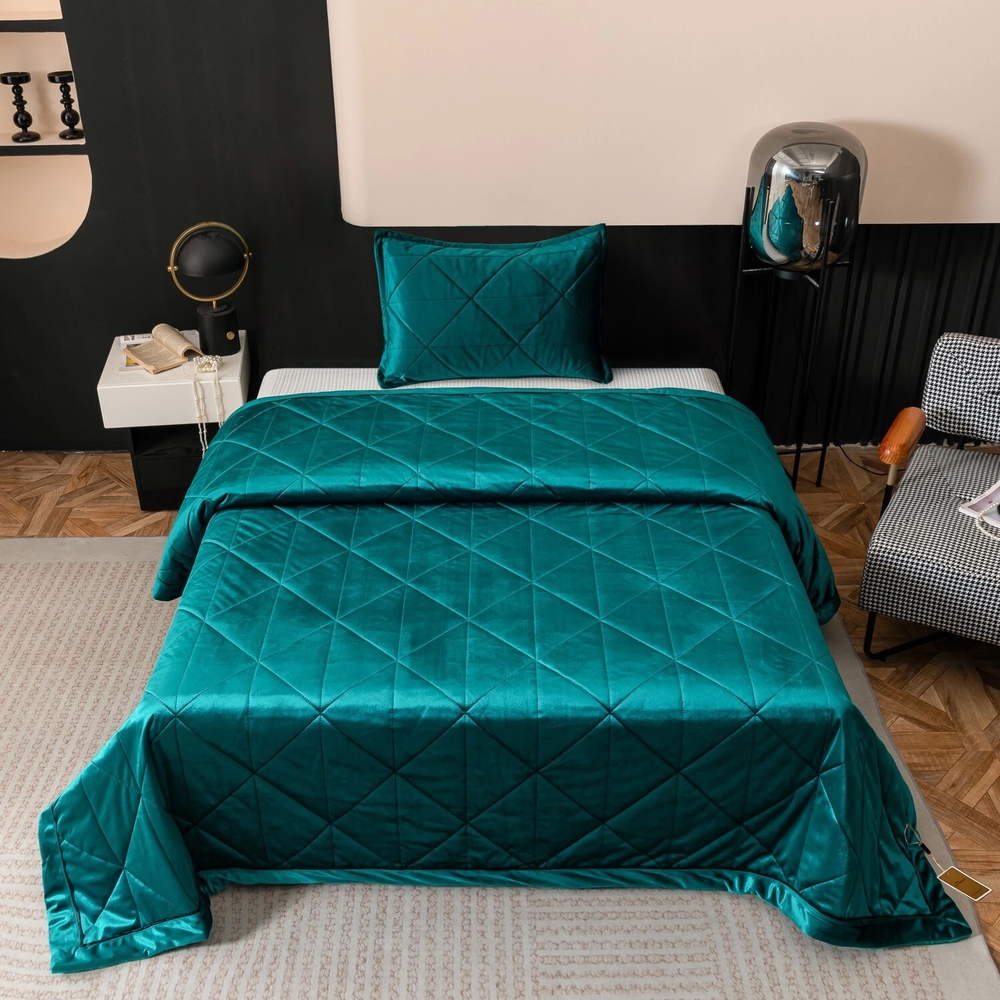 Велюровое покрывало в клетку с наволочками OVL045