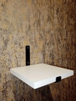 Полка настенная маленькая на кронштейне