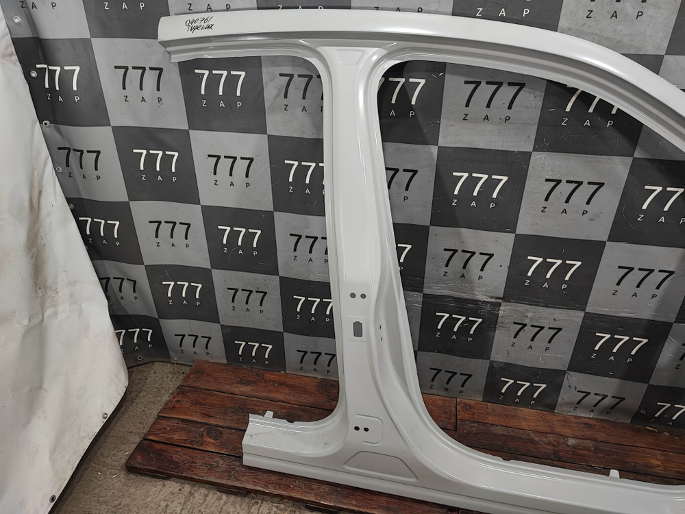 Боковина правая Geely Tugella 19-нв Новая Оригинал 5038074100C15