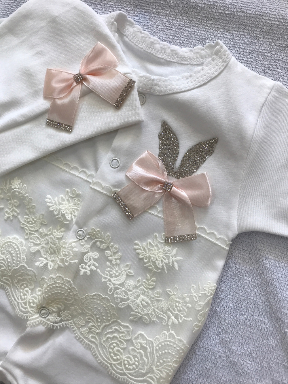 Комплект для девочки "Кружево" (комбинезон, шапка) Артикул: 0404И (Размер: 62)