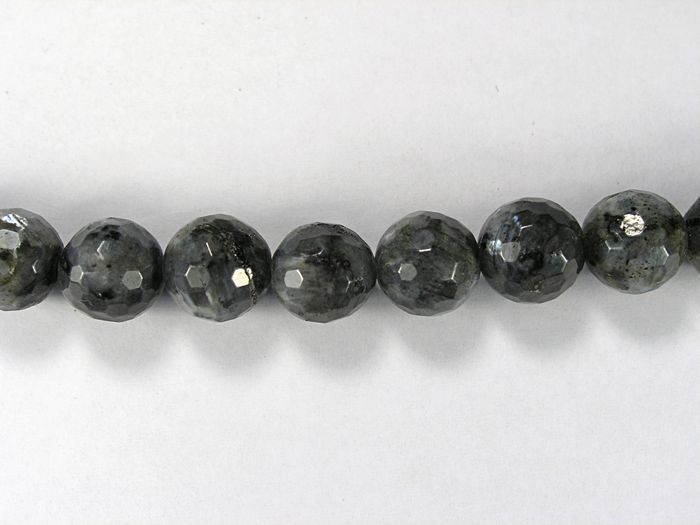 Бусина из лабрадора черного, фигурная, 10 мм (шар, граненая)