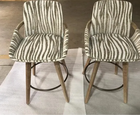 Крутящийся полубарный стул Veneto бежевый