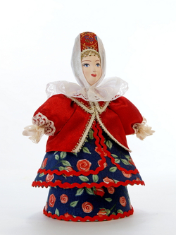Кукла фарфоровая Костромичка в праздничной одежде
