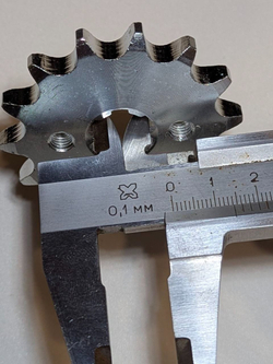 Звезда ведущая 428-14 для мотоцикла, мопеда, питбайка (139FMB, 147FMH, 152FMH, 50-110 сс)