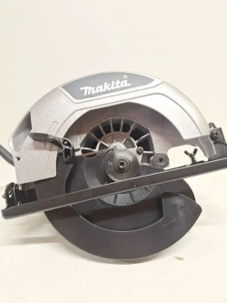 Циркулярная дисковая пила Макита Makita HS7000 1200Wt.