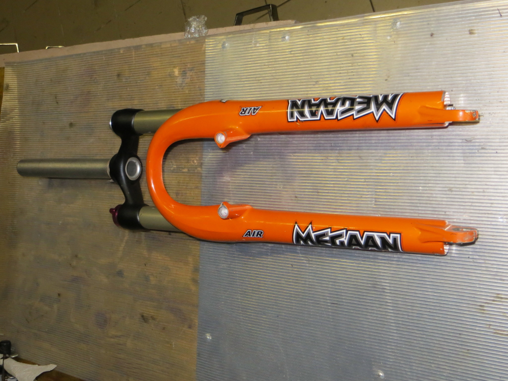 Вилка амортизационная RST Air Megaan