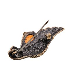 AM-2635 Брошь «Попугай» (латунь, янтарь)