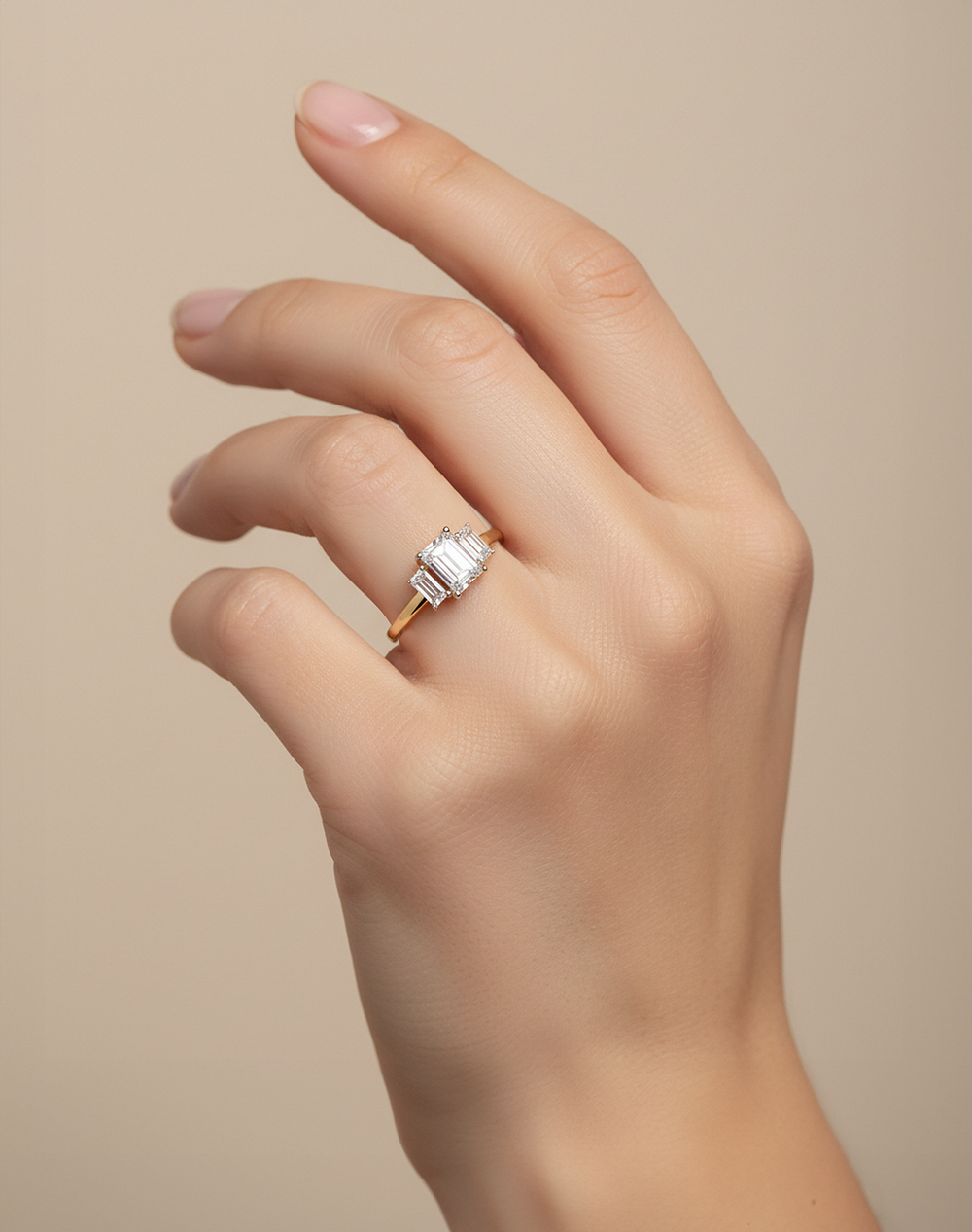 Кольцо из золота с фианитами, 019591