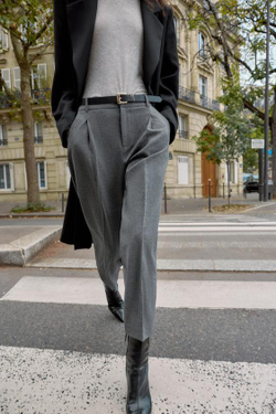 ZARA БРЮКИ С ЗАЩИПАМИ И РЕМНЕМ, СЕРЫЙ МЕЛАНЖ