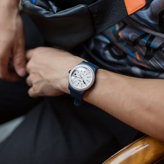 Наручные часы Swatch SUTN400 SISTEM 51