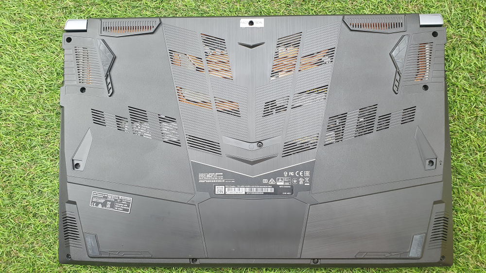 Игровой 17" MSI i7-9/32 Gb/RTX 2060 6GB/144 Hz