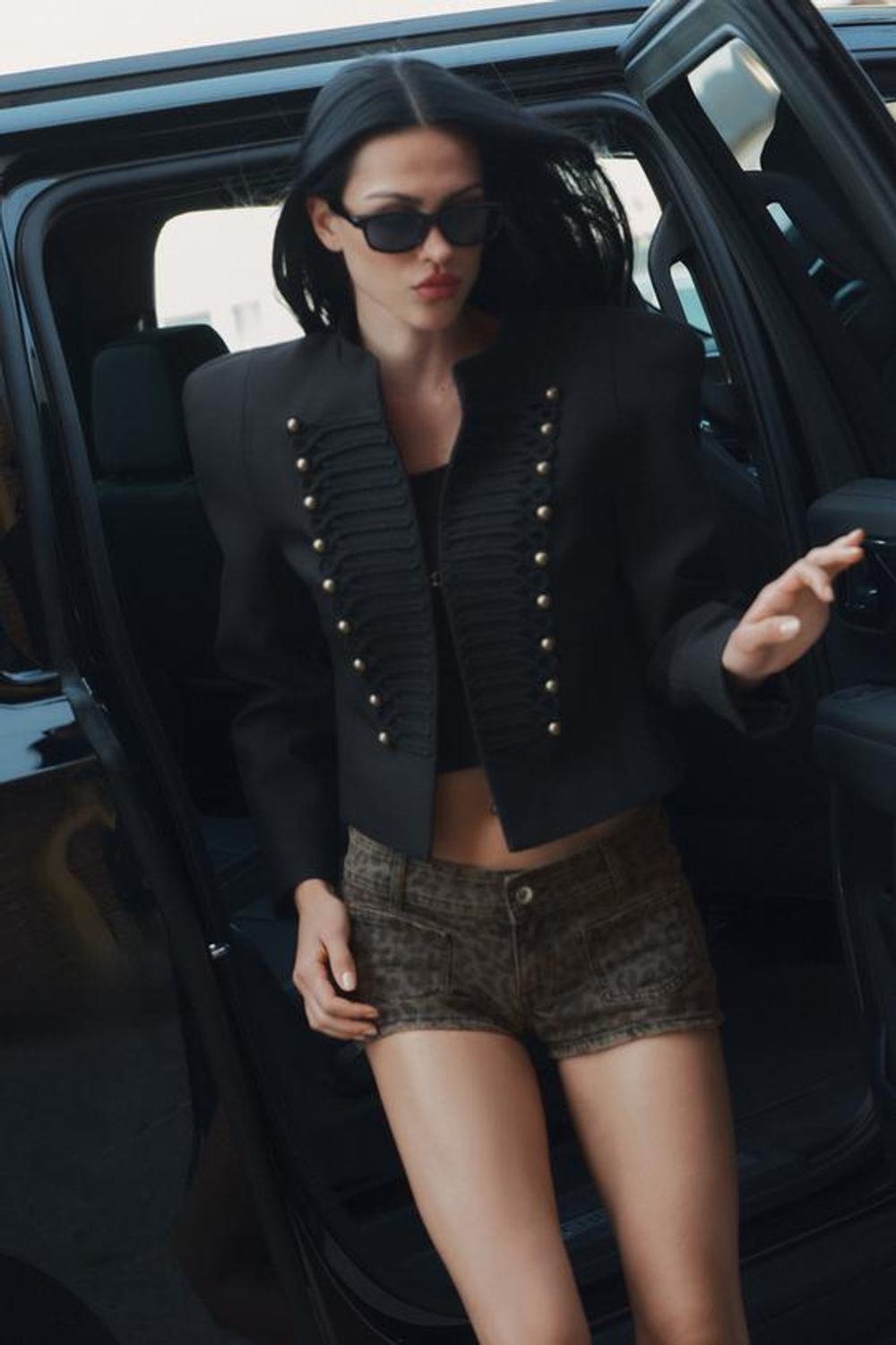 ZARA ДЖИНСОВЫЕ МИНИ-ШОРТЫ TRF С АНИМАЛИСТИЧЕСКИМ ПРИНТОМ, С ПРИНТОМ