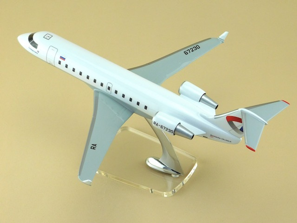 Модель самолета CRJ-200 (М1:72, Северсталь)