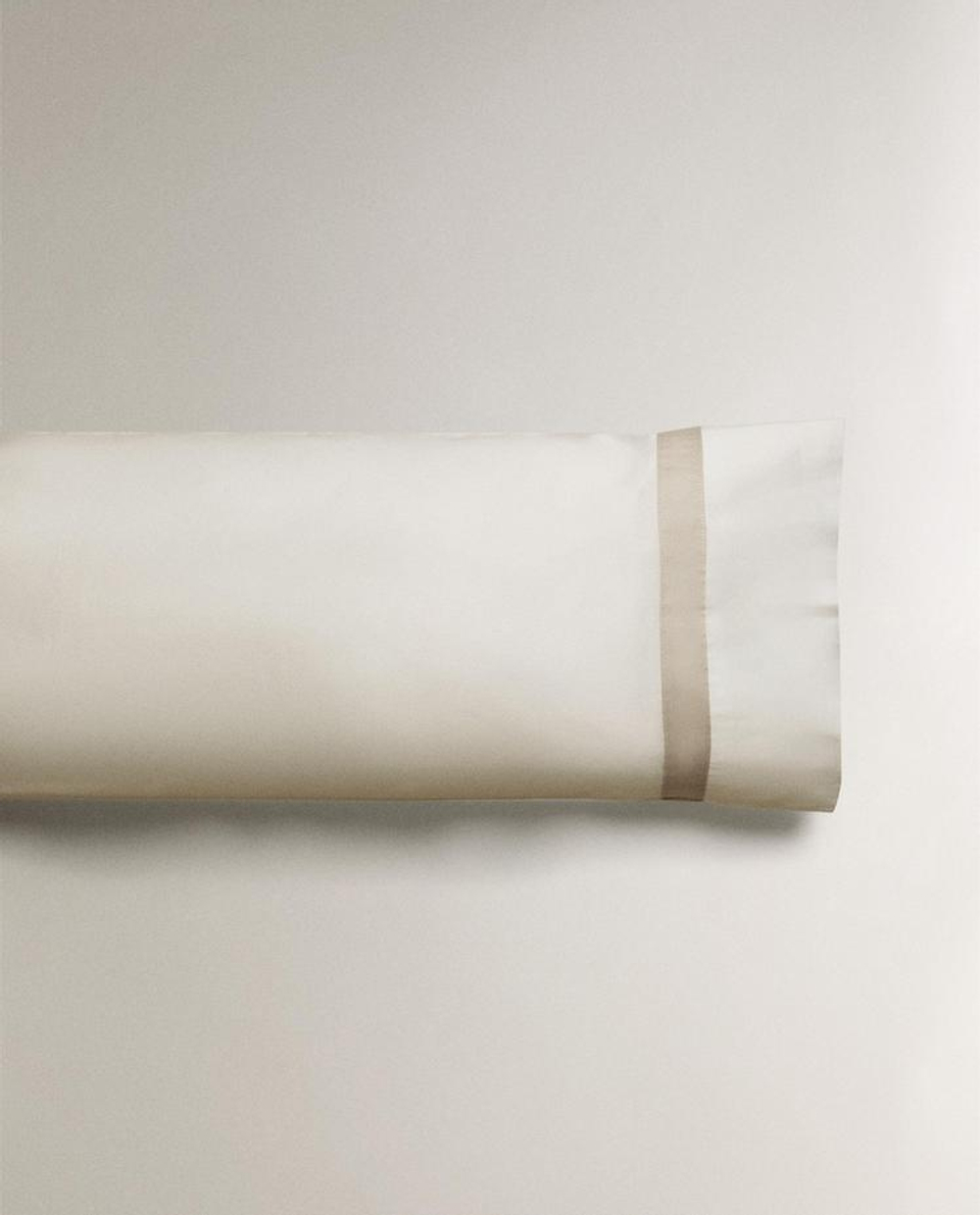 ZARA HOME НАВОЛОЧКА ИЗ САТИНА С КАЙМОЙ (300 НИТЕЙ), СЕРЫЙ