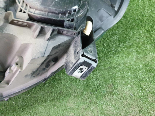 Битая Фара правая Peugeot Traveller (2016-н.в.) галоген