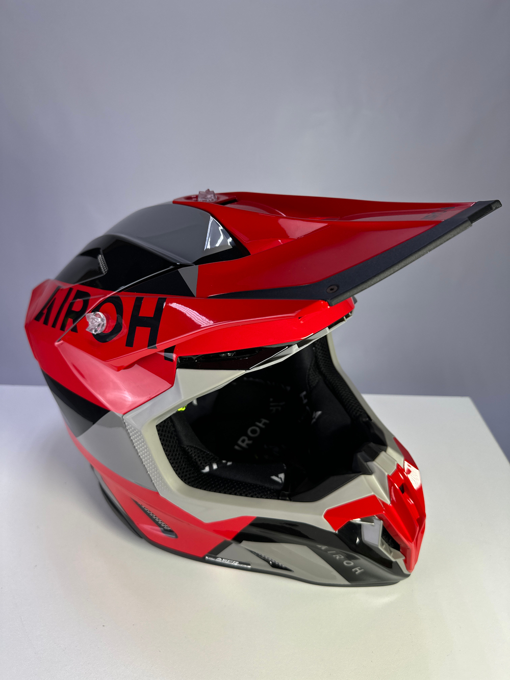 Шлем Airoh TWIST 3 KING Red Glossy