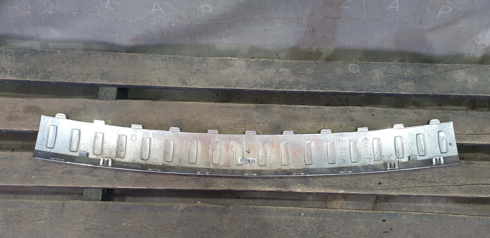 Накладка заднего бампера Mercedes GL (X166) 12-16 Б/У Оригинал A1668840190