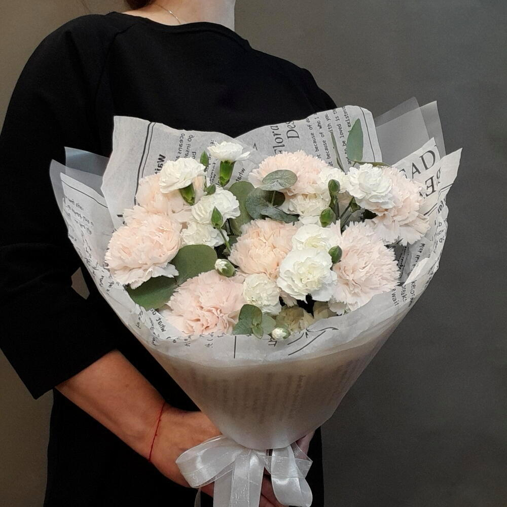 Букет из 11 кружевных гвоздик