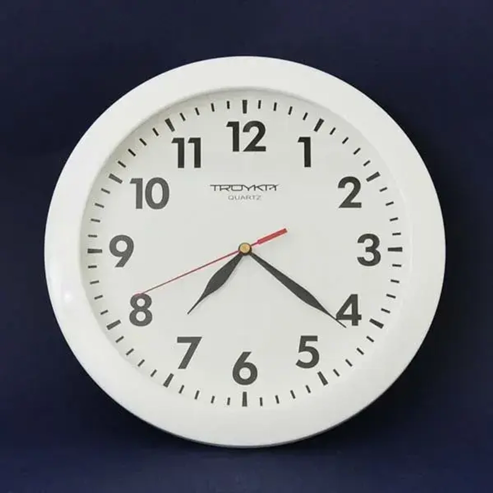 Часы наст. круглые Классика d=31см