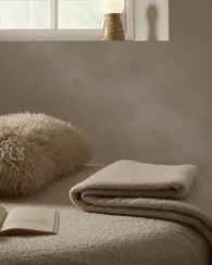 Hura Плед из шерсти цвета экрю с оборками 170 х 130 см