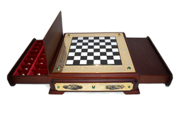 Шахматы из мрамора и долерита "Баталия" c малахитом