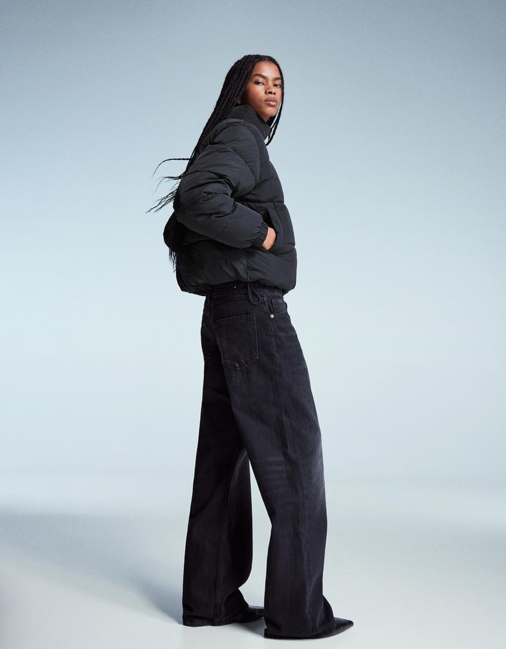 BERSHKA Куртка-пуховик, черный