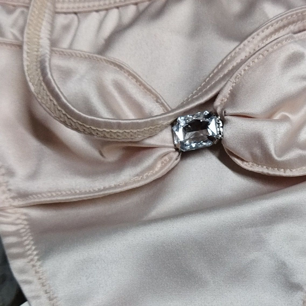 Сексуальные трусики-стринги с бантом Hollywood (Размер: S) (Цвет: бежевый)