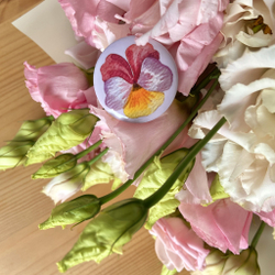 значок «анютины глазки» глянцевый