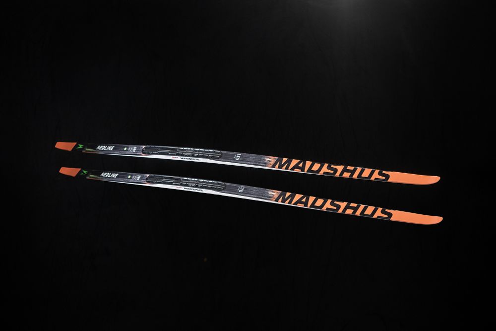 Профессиональные лыжи Madshus Redline Skate LTD (2024/2025) для конькового хода со структурой WorldCup