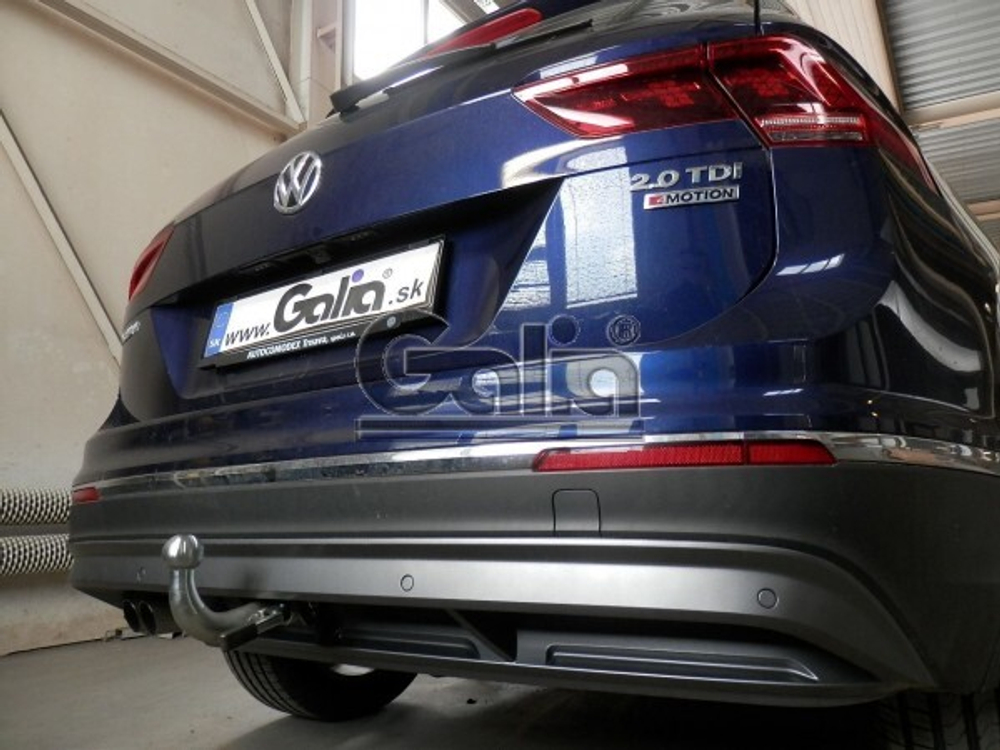 Фаркоп оцинкованный Galia V069C для Volkswagen Tiguan 2007-2016, 2016-, Audi Q3 2011-2018(паспорт и сертификат в комплекте)(без электрики)