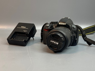 Nikon D3100 Kit 18-55mm 12.234 Кадров