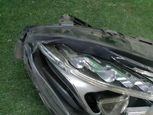 Битая Фара правая Mercedes E W212 (2013-2016) LED