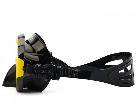 Маска Sargan Дайва черный/желтый