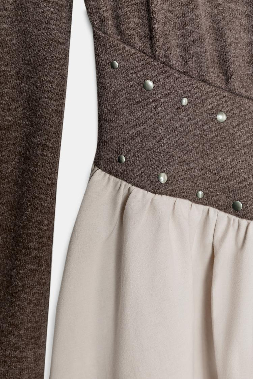 ZARA КОМБИНИРОВАННОЕ ПЛАТЬЕ С ЗАКЛЕПКАМИ, СЕРО-КОРИЧНЕВЫЙ МЕЛАНЖ