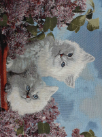 Декоративный гобеленовый чехол для интерьерной подушки Котята в сирени 50*70